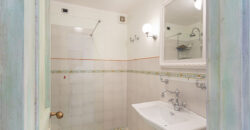 Spacious apartment with large terraces