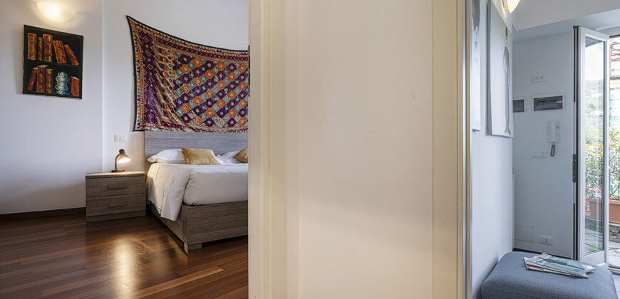 Apartment with garden and private parking