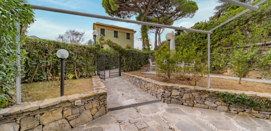 Trilocale con giardino e posto auto