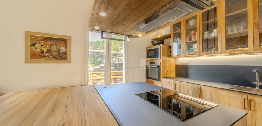 Villino di nuova costruzione immersa nel verde Villino di nuova costruzione immersa nel verde