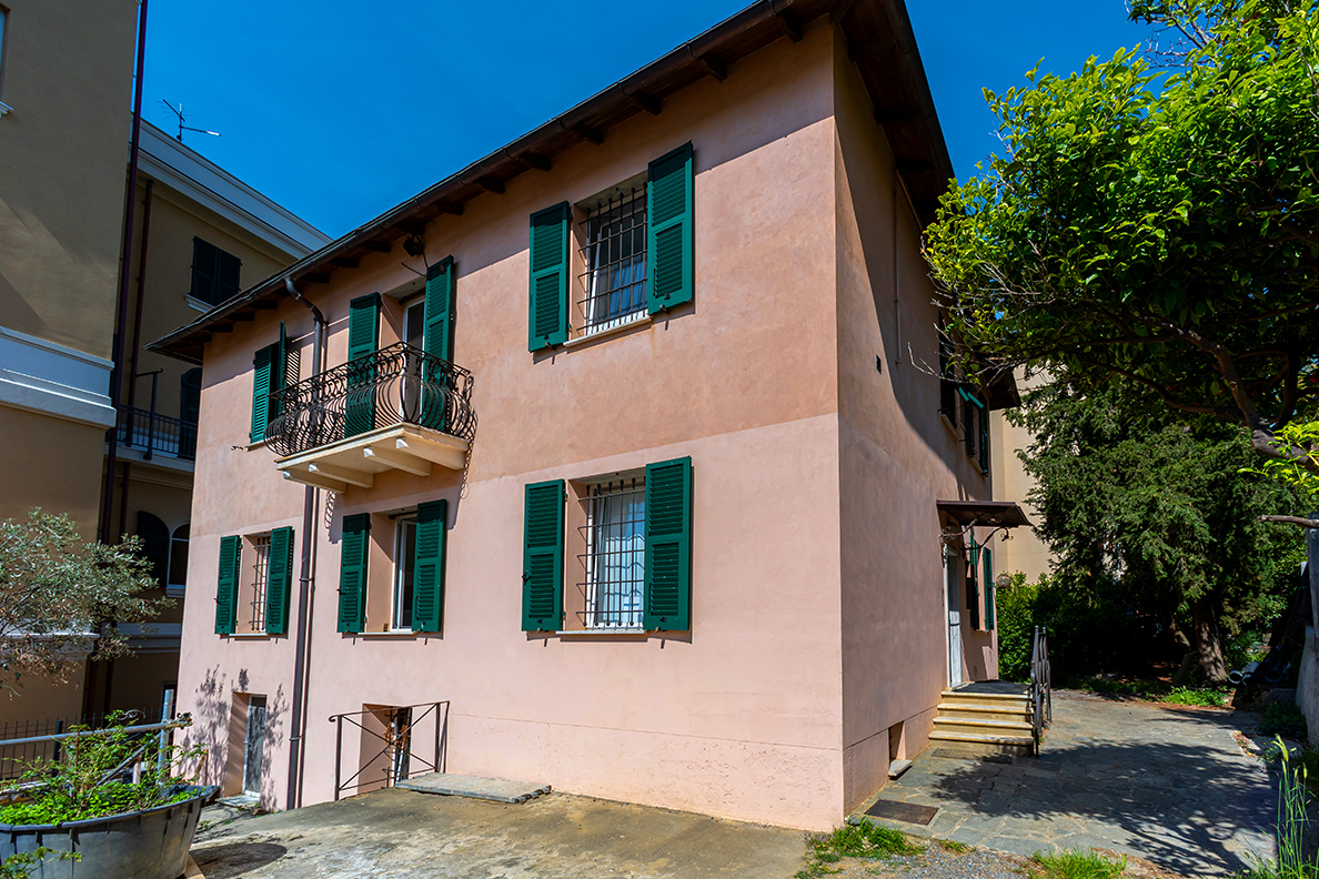 Appartamento  in villetta con giardino