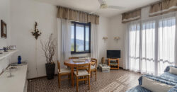 Appartamento vista mare e giardino in collina